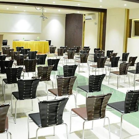 Hotel Ramkrishna Executive Barsi ภายนอก รูปภาพ