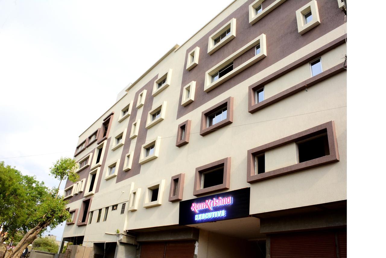 Hotel Ramkrishna Executive Barsi ภายนอก รูปภาพ